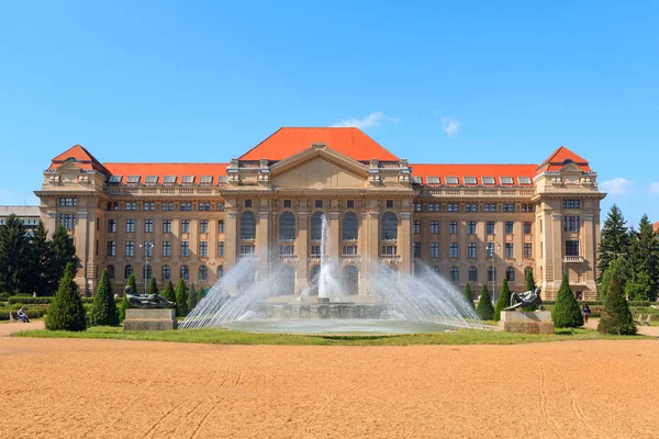 Debrecen Üniversitesi Binası