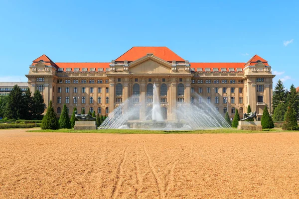 Debrecen Edifício universitário — Fotografia de Stock