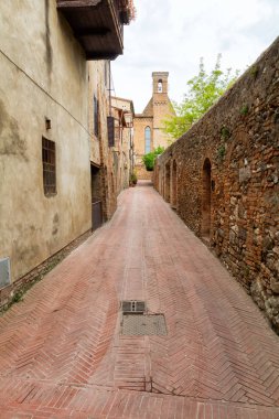 San Gimignano dar sokaklar Ortaçağ kenti büyüleyici