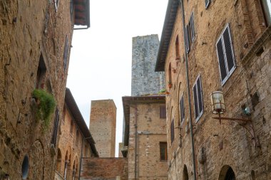 San Gimignano dar sokaklar Ortaçağ kenti büyüleyici