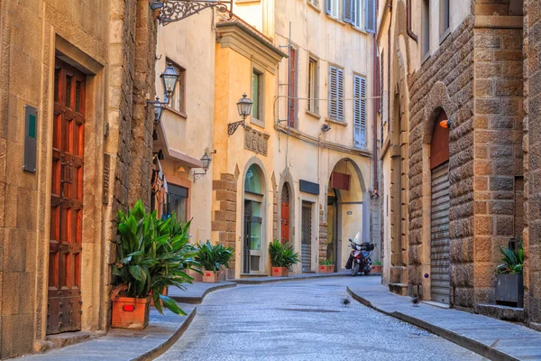 Encantadoras calles estrechas de la ciudad de Florencia — Foto de Stock