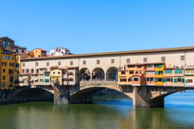 Arno Nehri Floransa şehir ve Ponte Vecchio köprü