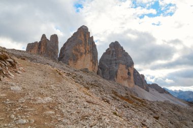 Tre Cime di Lavaredo Dolomites içinde güzel bir ortamda
