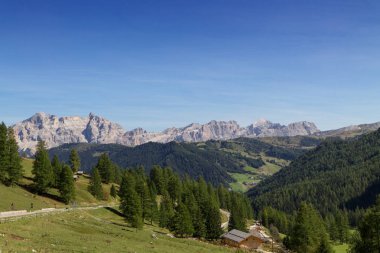 Dolomites, south Tyrol içinde tipik dağ manzarası