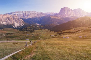 Gardena Vadisi, harika Seceda zirve Odle Sıradağları