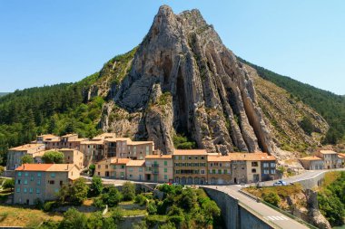 Alpes-de-Haute-P ili Ortaçağ kenti büyüleyici Sisteron