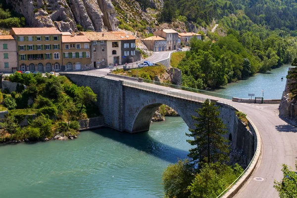 Sisteron encantadora cidade medieval na província Alpes-de-Haute-P — Fotografia de Stock