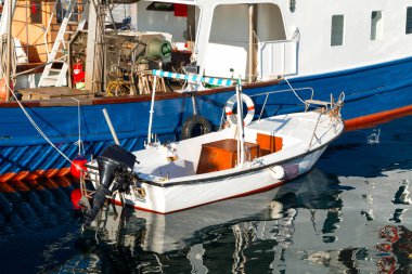 Güzel ortaçağ şehir, Rovinj, evler ve harb ile renkli