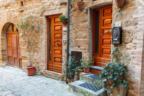 Encantadoras callejuelas estrechas de Volterra — Foto de Stock