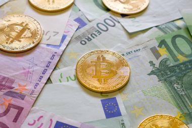 Altın Bitcoins, kripto para birimi ve Euro banknot