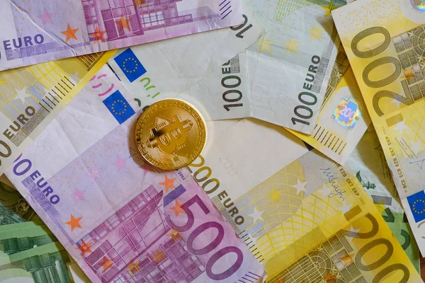 Altın Bitcoins, kripto para birimi ve Euro banknot