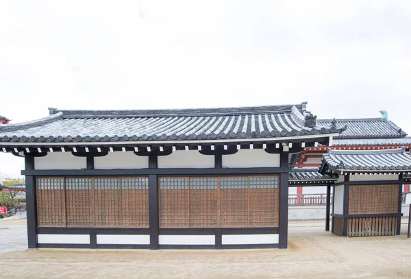 Osaka, Japan - 2 februari 2016: Shitennoji tempel in Osaka, Japan — Stockfoto