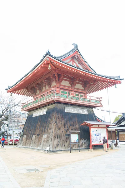 OSAKA, JAPÃO - 2 de fevereiro de 2016: Templo de Shitennoji em Osaka, Japão — Fotografia de Stock