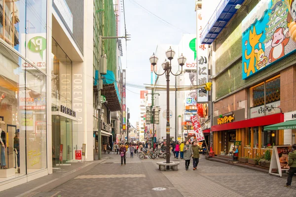 Osaka, Japonia - luty 2, 2016: Dotoburi walking street i największej handlowej w osaka, Japonia — Zdjęcie stockowe