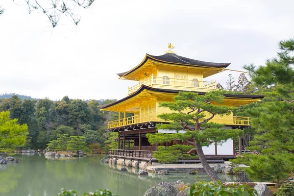 Kinkakuji o Templo Dorado en invierno, Kyoto, Japón — Foto de Stock