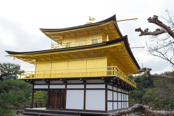 Kinkakuji of de gouden tempel in winter, Kyoto, Japan — Stockfoto