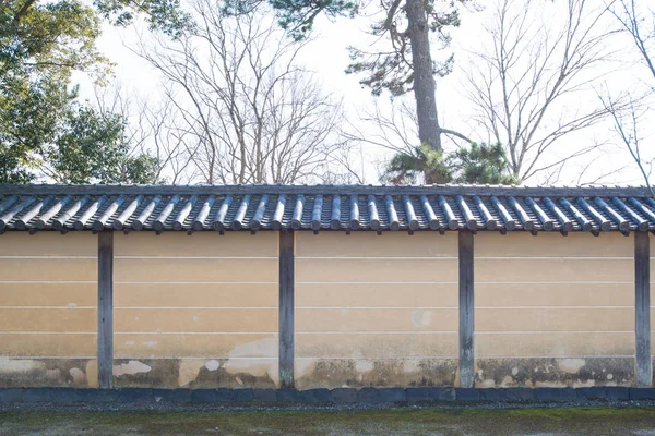 Kofukuji Tapınağı'nda geleneksel Japaness duvar.