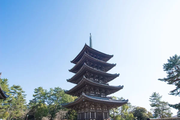 Nara, Japonya-Ocak 31, 2016:Old ahşap pagoda Kofukuji Tapınağı'nda.