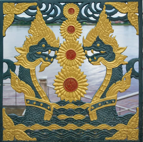 Naga mönster på staket i Nongkhai Thailand — Stockfoto