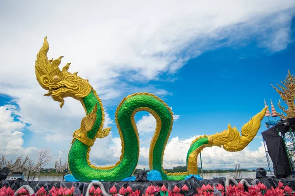 Yılan veya Naga heykel Nongkhai Tayland