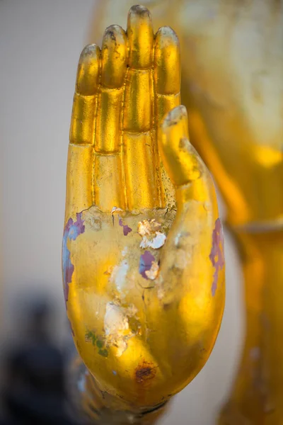 Chiusa Mano Del Buddha Oro Wat Phra Bang Phuan Nongkhai — Foto Stock