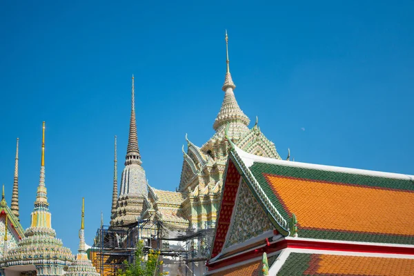 泰国曼谷Wat Phra Chettuphon Wimon Mangkhalaram Wat Pho 的塔和教堂 — 图库照片