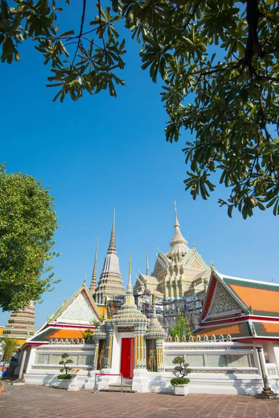 泰国曼谷Wat Phra Chettuphon Wimon Mangkhalaram Wat Pho 的塔和教堂 — 图库照片