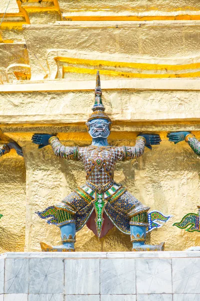 Detalhes Escultura Gigante Wat Phra Kaew Templo Esmeralda Buda Bangkok — Fotografia de Stock