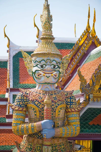 Starożytna Olbrzymia Rzeźba Wat Phra Kaew Świątynia Szmaragdowej Buddy Bangkok — Zdjęcie stockowe