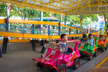 PATHUMTHANI, THAILAND - 27 Nisan 2019: Rüya Dünyası Tayland 'ın Pathumtanee, Tayland' daki ünlü tema parklarından biridir.