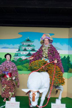 NAGOYA, JAPONYA - 14 Kasım 2018: Nagoya kalesindeki heykel, Japonya