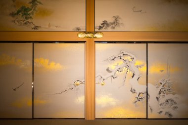 NAGOYA, JAPONYA - 14 Kasım 2018: Japonya 'nın Nagoya kentindeki Nagoya Kalesi' nin Honmaru Sarayı 'nın duvarındaki resim
