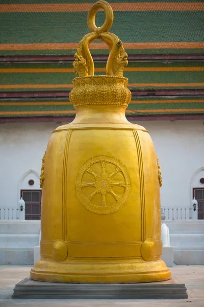 タイのワット ラカン ホシタラム バンコクにある黄金の鐘 — ストック写真