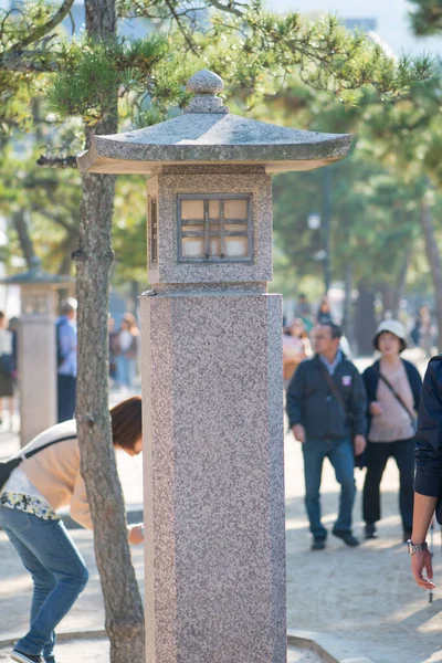 Hiroshima Japan November 2018 Stone Lastern Tourist Walk Miyajima Sziget — Stock Fotó