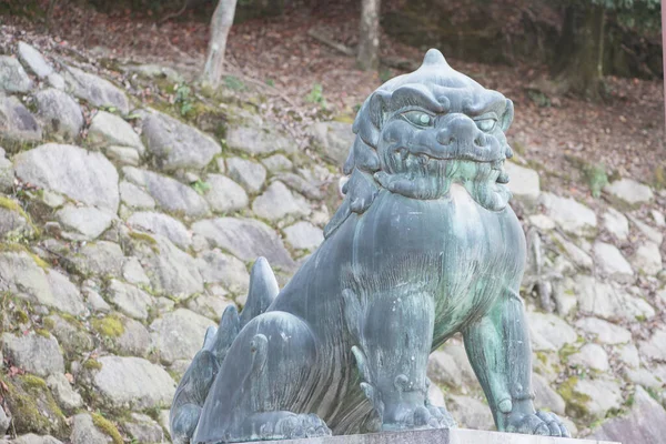 Statua Del Leone Santuario Itsukushima Sull Isola Miyajima Hiroshima Giappone — Foto Stock