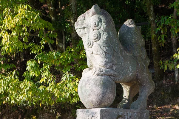 Statua Del Leone Santuario Itsukushima Sull Isola Miyajima Hiroshima Giappone — Foto Stock