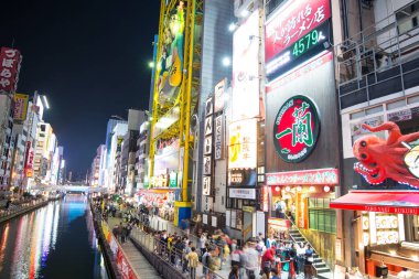 Osaka, Japonya - 10 Kasım 2018: Dotonburi, Osaka, Japonya 'daki ünlü ramen..