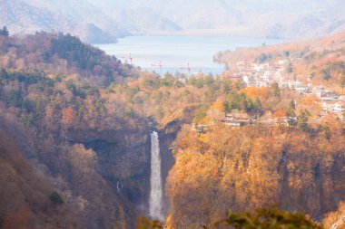 Kegon Şelalesi ve Chuzenji Gölü Nikko, Japonya 'nın Akechidaira Ropeway' inde.