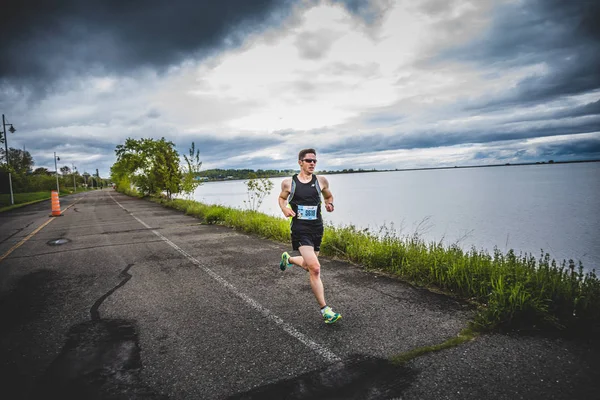 Homem maratonista Sprinting — Fotografia de Stock