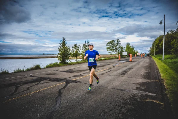 Man Marathoner Sprinting — Stock Photo, Image