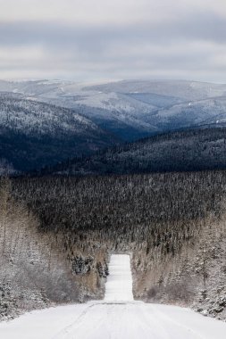 Üst Kanada Dağı kış manzarası