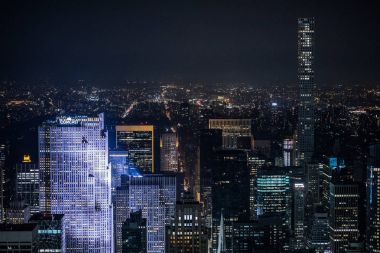 Geceleri Manhattan New York havadan görünümü