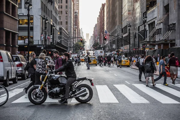 Lexington Crowdy Avenue in New York — Stock Photo, Image