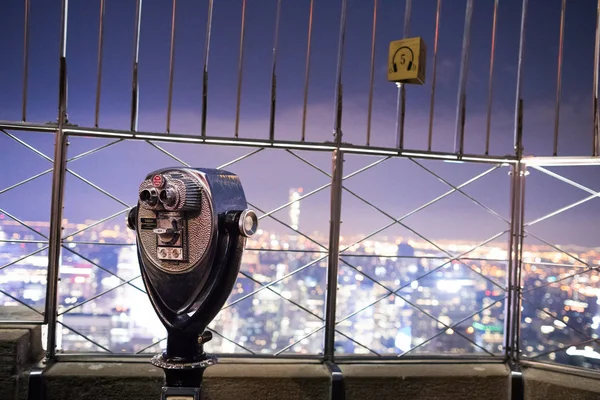 Binóculos no topo do Empire State Building — Fotografia de Stock