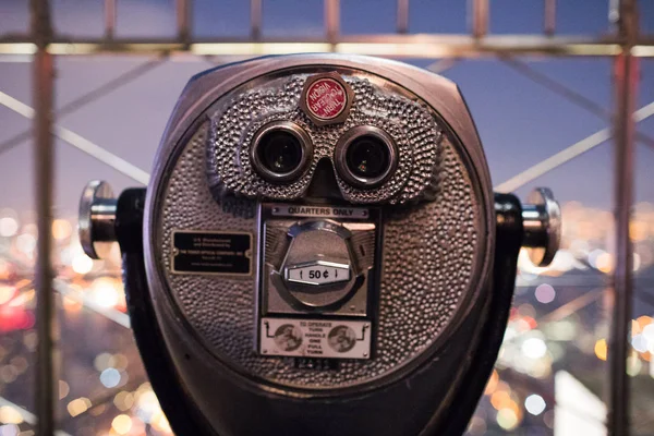 Binoculars on top of Empire State Building — Stock Photo, Image