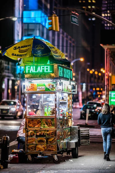 Vendor Cart near Times Square at Night — Stock Photo, Image