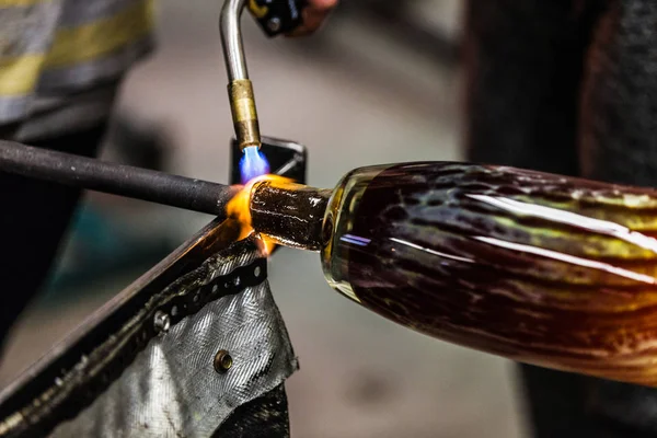 Blåsa glas av propan gaslåga — Stockfoto