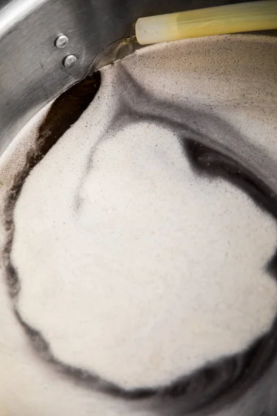 Pouring Brew Beer into the Boil Kettle — Stock Photo, Image