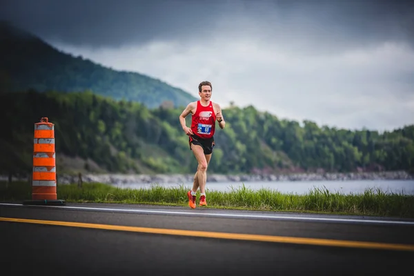 Marathonläufer auf ca. 7km Distanz — Stockfoto