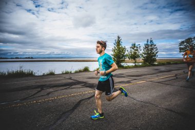 Bitiş çizgisine önce son 500 m Sprinting Maratoncu